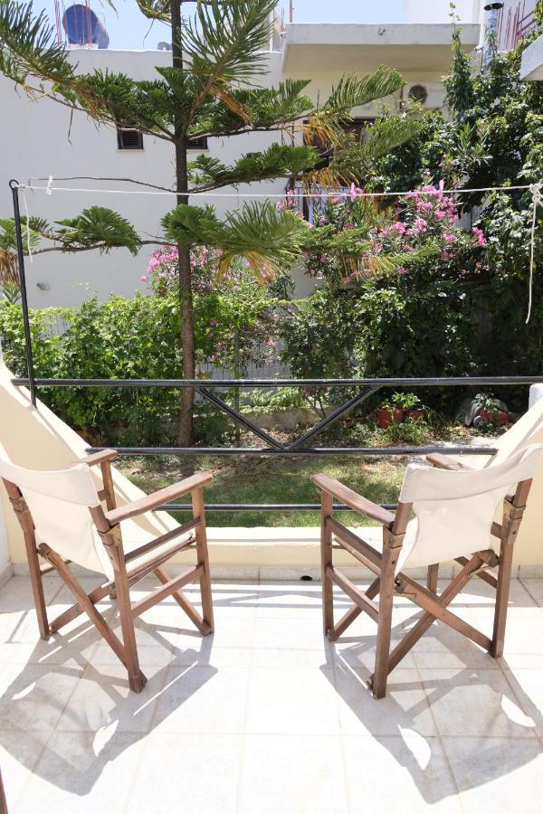 Taxiarchis Apartments Skiathos Town Exterior photo
