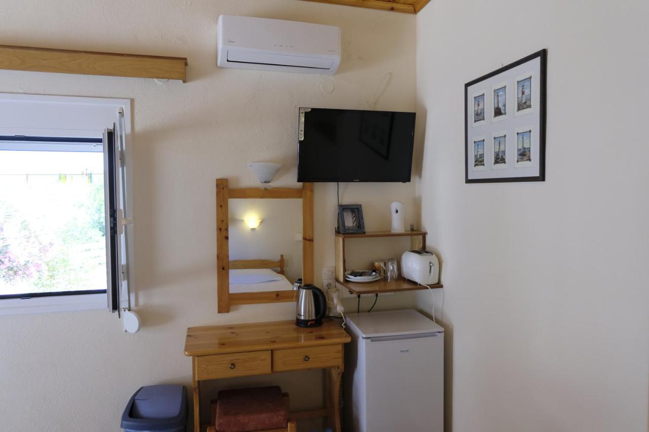 Taxiarchis Apartments Skiathos Town Exterior photo