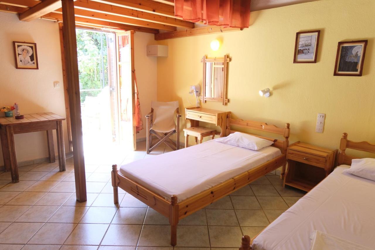 Taxiarchis Apartments Skiathos Town Exterior photo