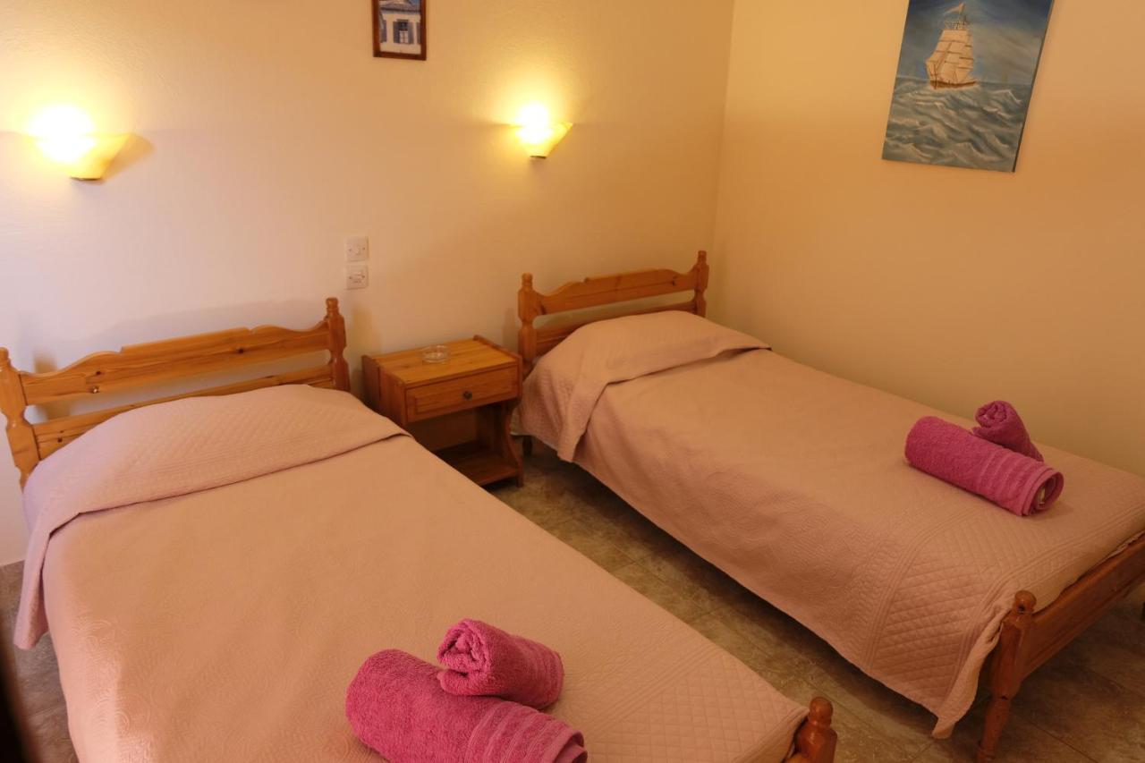 Taxiarchis Apartments Skiathos Town Exterior photo