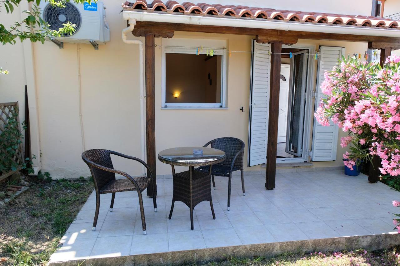 Taxiarchis Apartments Skiathos Town Exterior photo