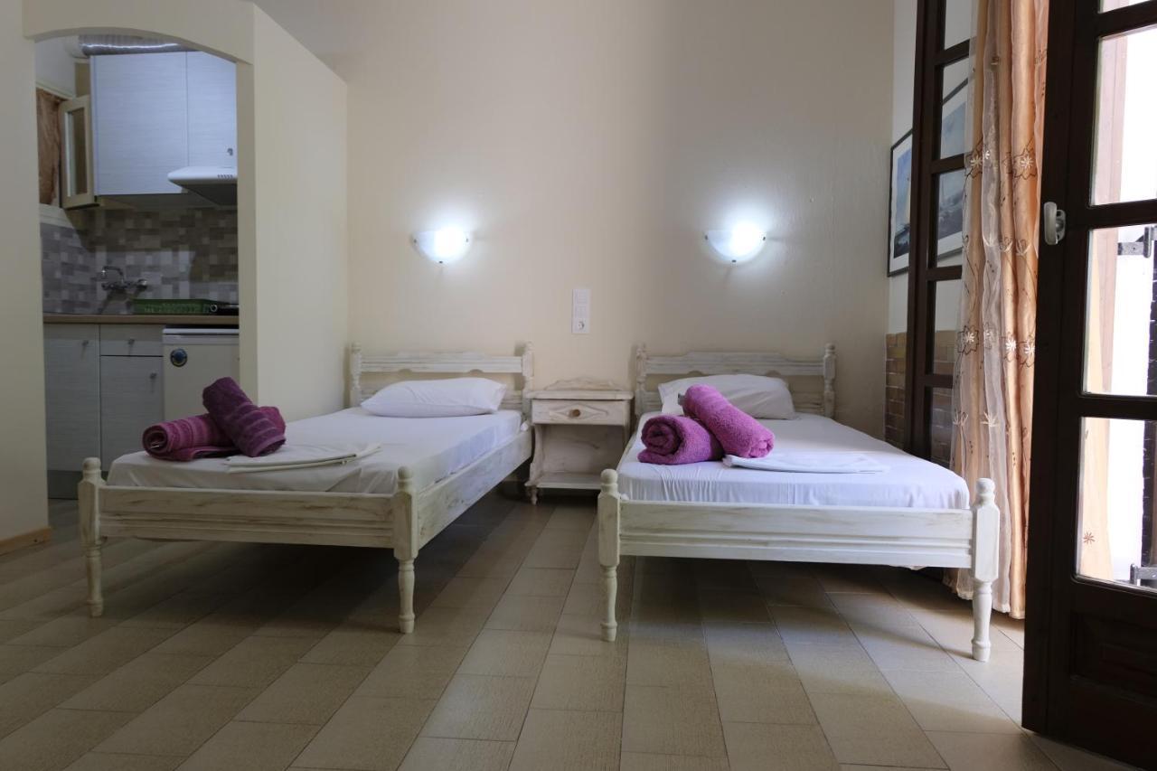 Taxiarchis Apartments Skiathos Town Exterior photo