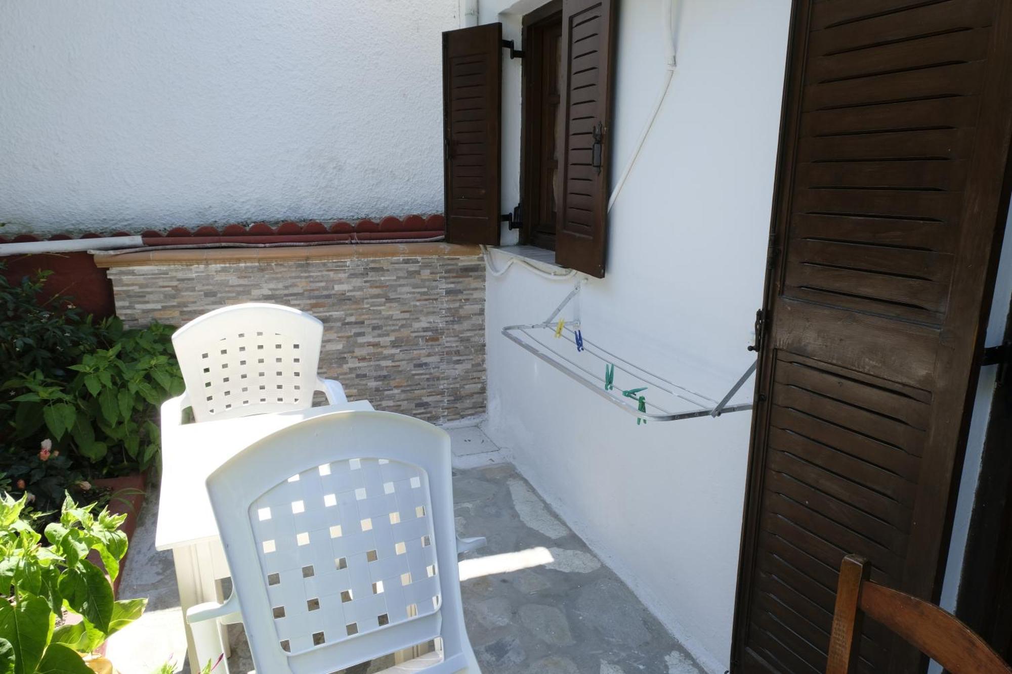 Taxiarchis Apartments Skiathos Town Room photo