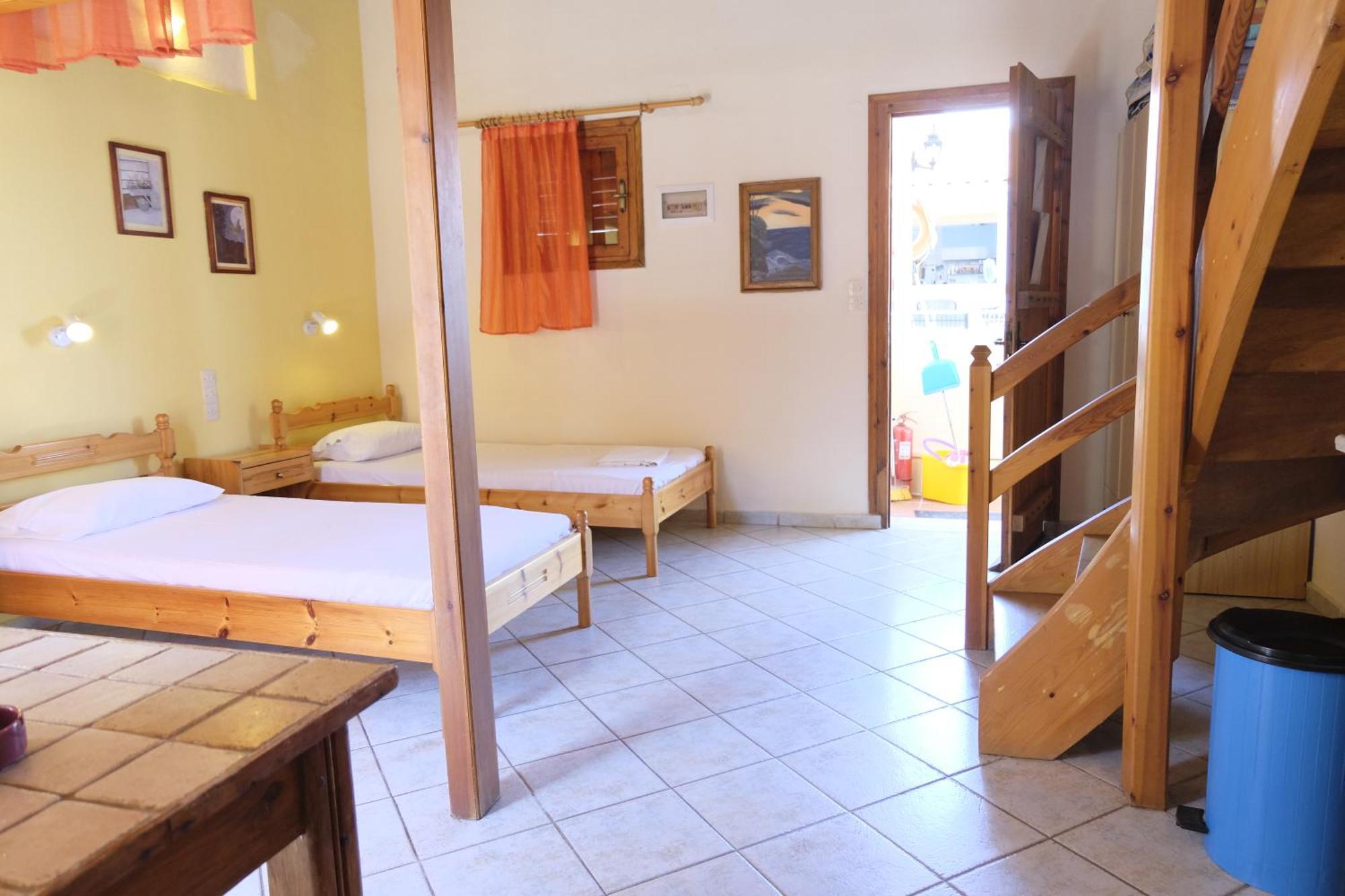Taxiarchis Apartments Skiathos Town Room photo