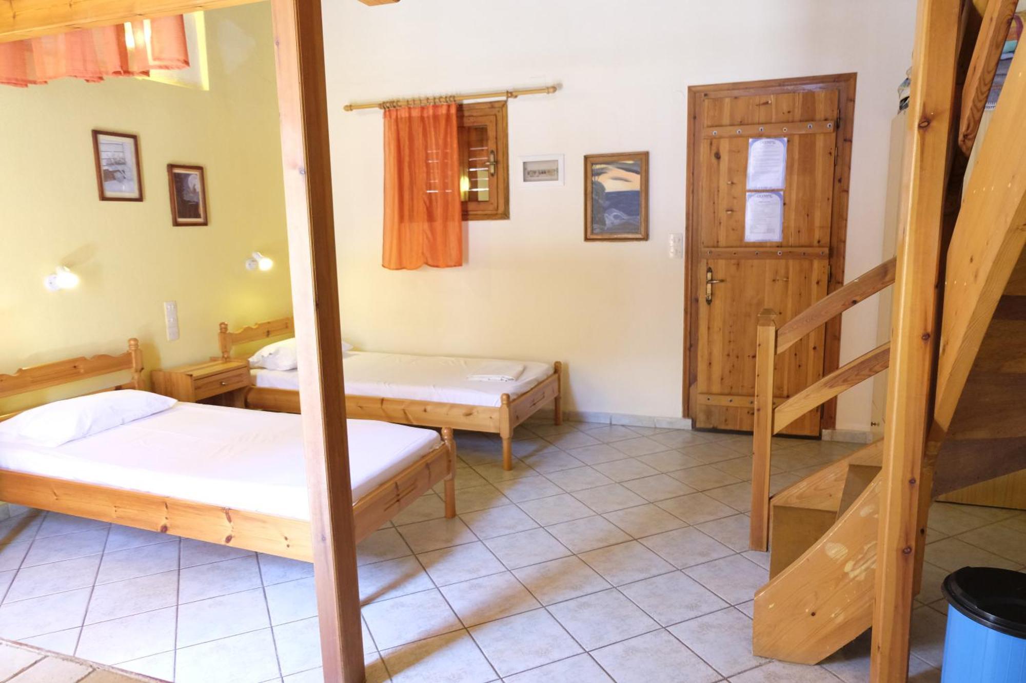 Taxiarchis Apartments Skiathos Town Room photo