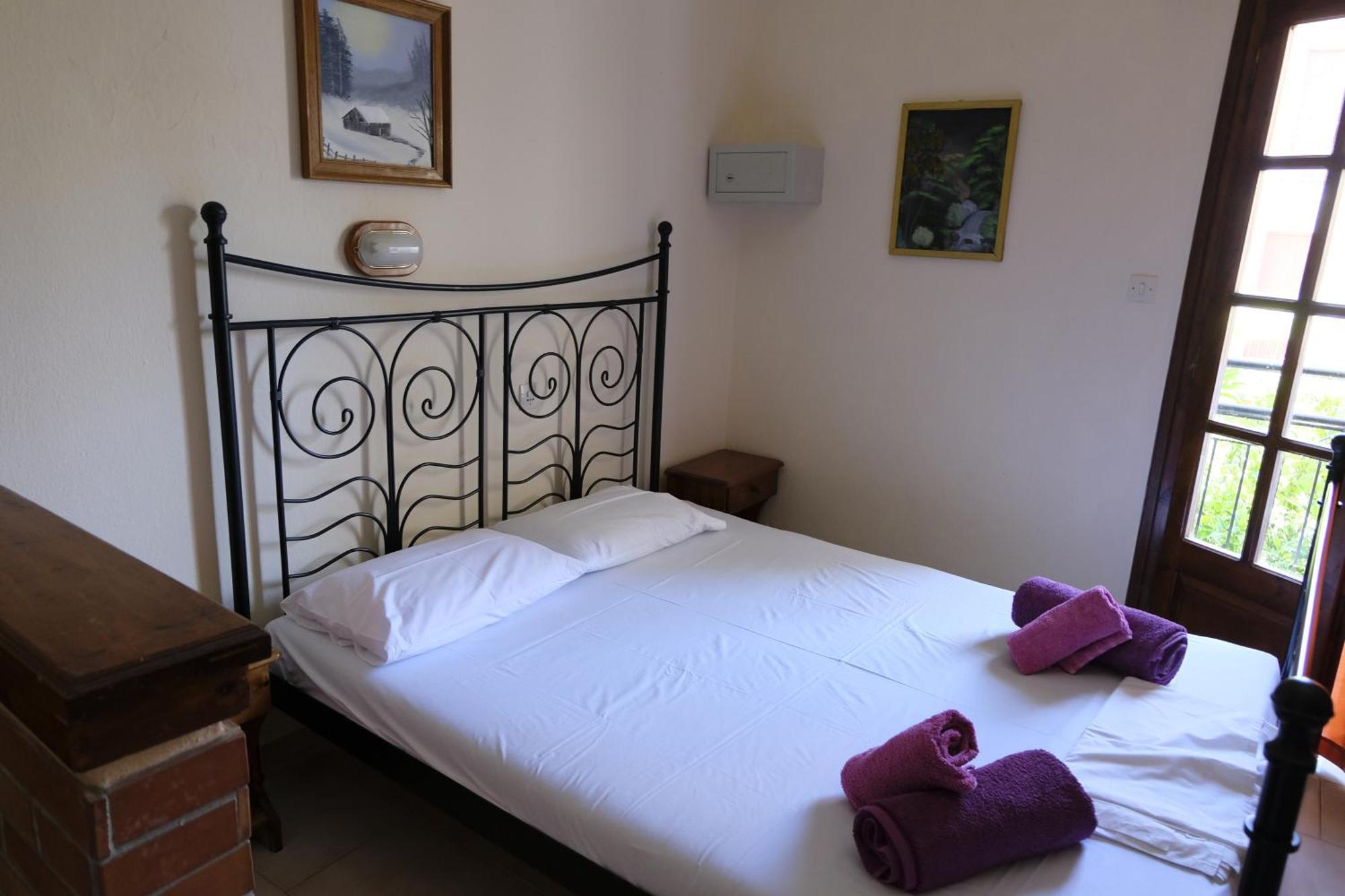Taxiarchis Apartments Skiathos Town Room photo